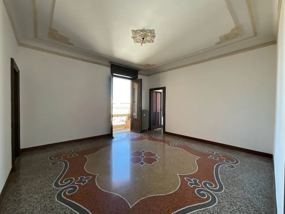 Panoramico appartamento in stabile d'epoca signorile